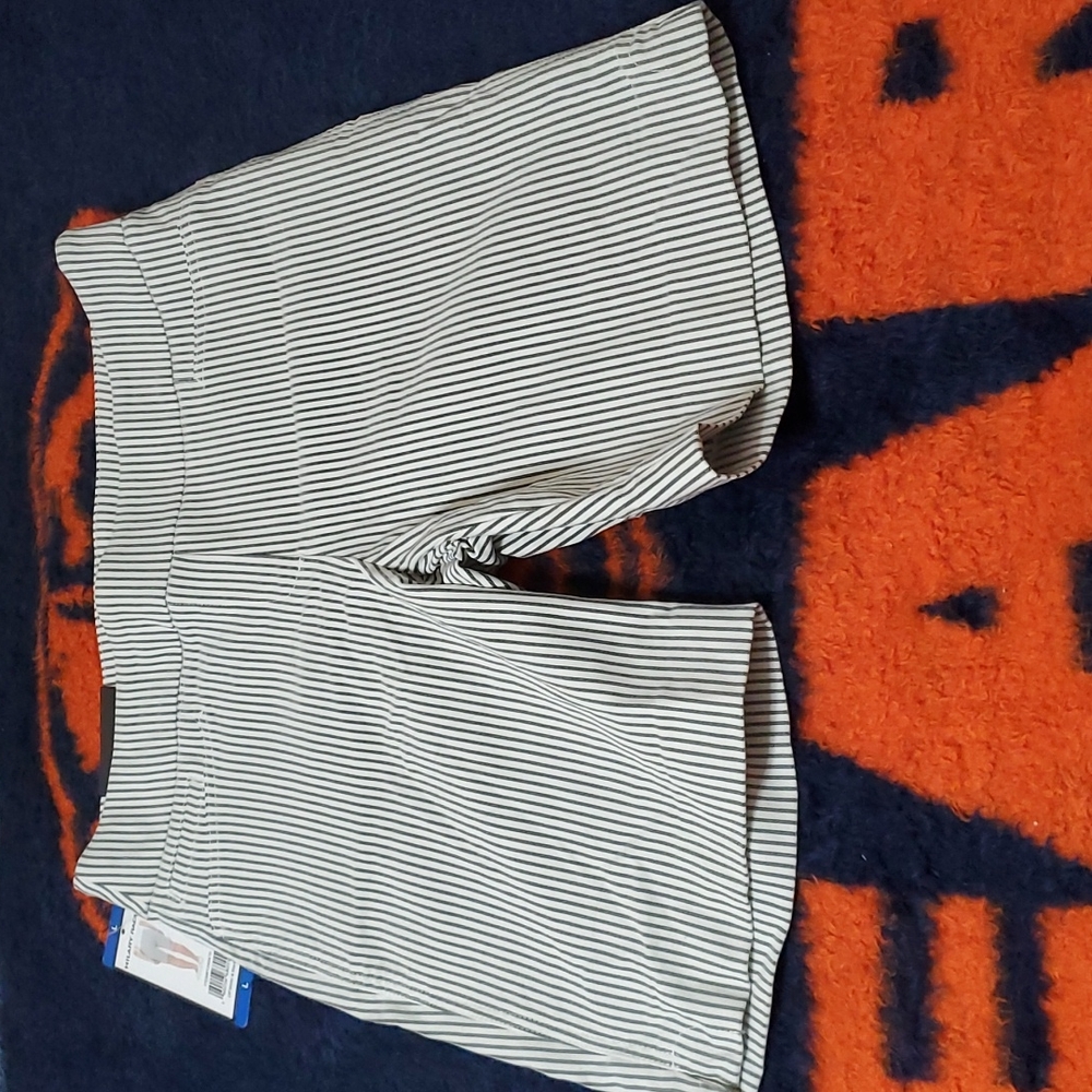 HILARY RADLY Bermuda Short L NWT